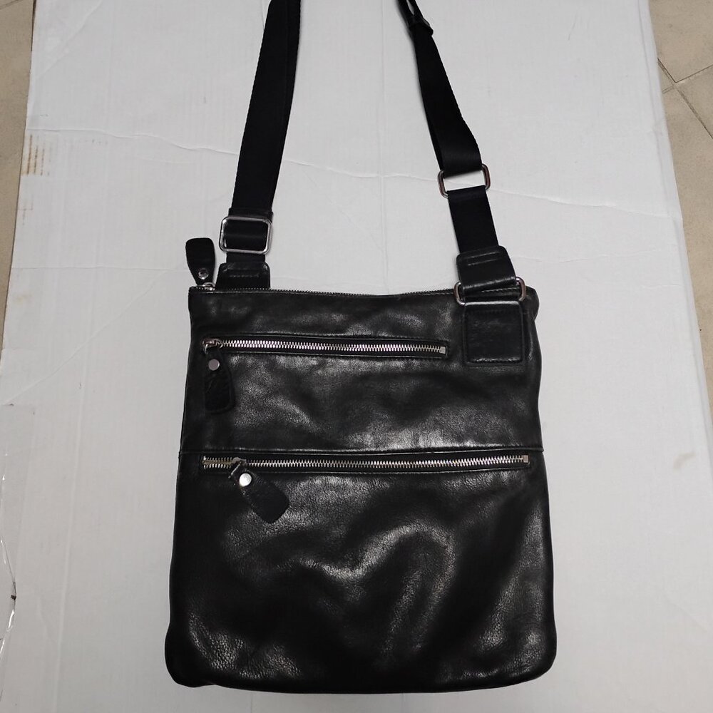 ❤️ Margot Black Crossbody Tote with Front Zip Pockets